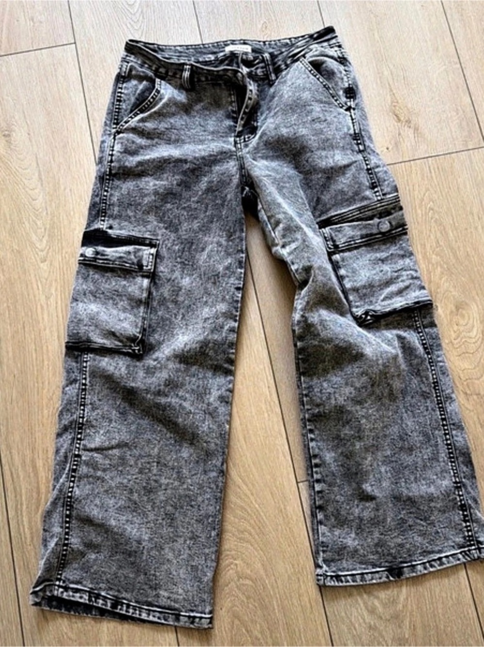 Fire & Rain Women's low rise acid wash black Wide Leg Cargo Jeans size 11